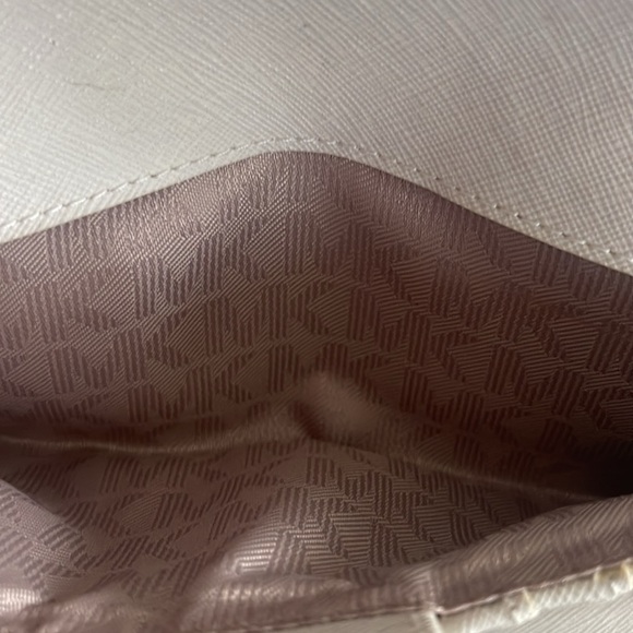 Michael Kors wallet - Picture 5 of 16